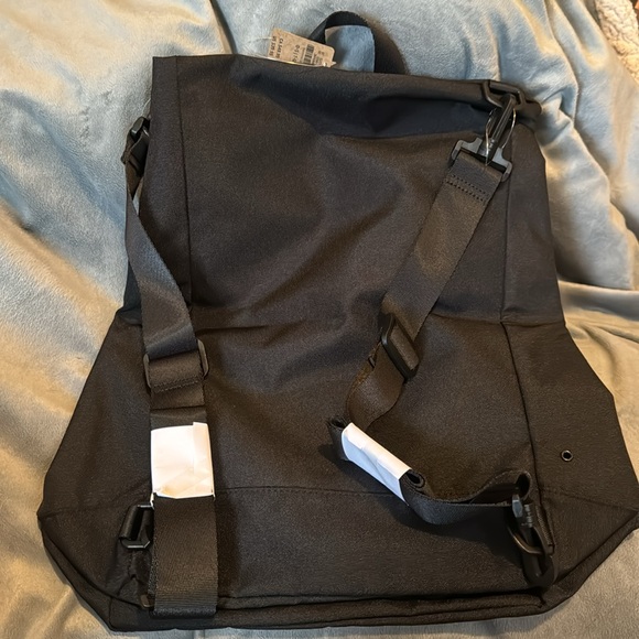 Victoria secret back pack - Picture 4 of 4